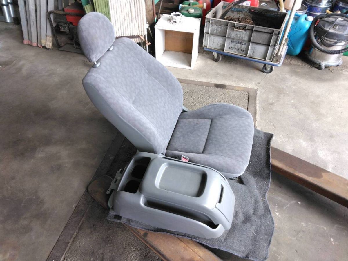 座席  ハイエース KR-KDH205V から取り外し (中古)【福岡県久留米市】LP07-13264拍卖