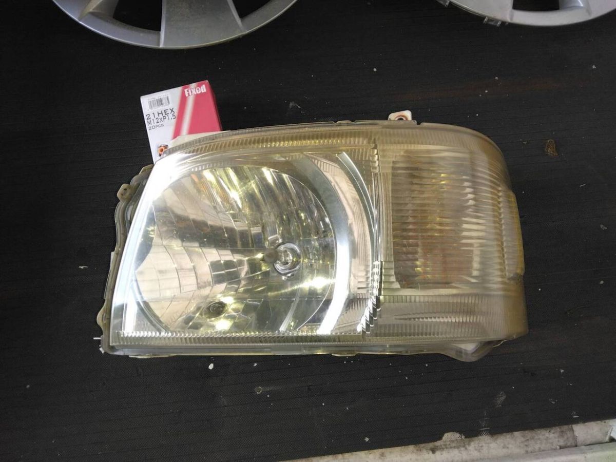 ハイエースヘッドライト純正(L)KDH200V で使用(中古)【福岡県久留米市】LP07-12693拍卖