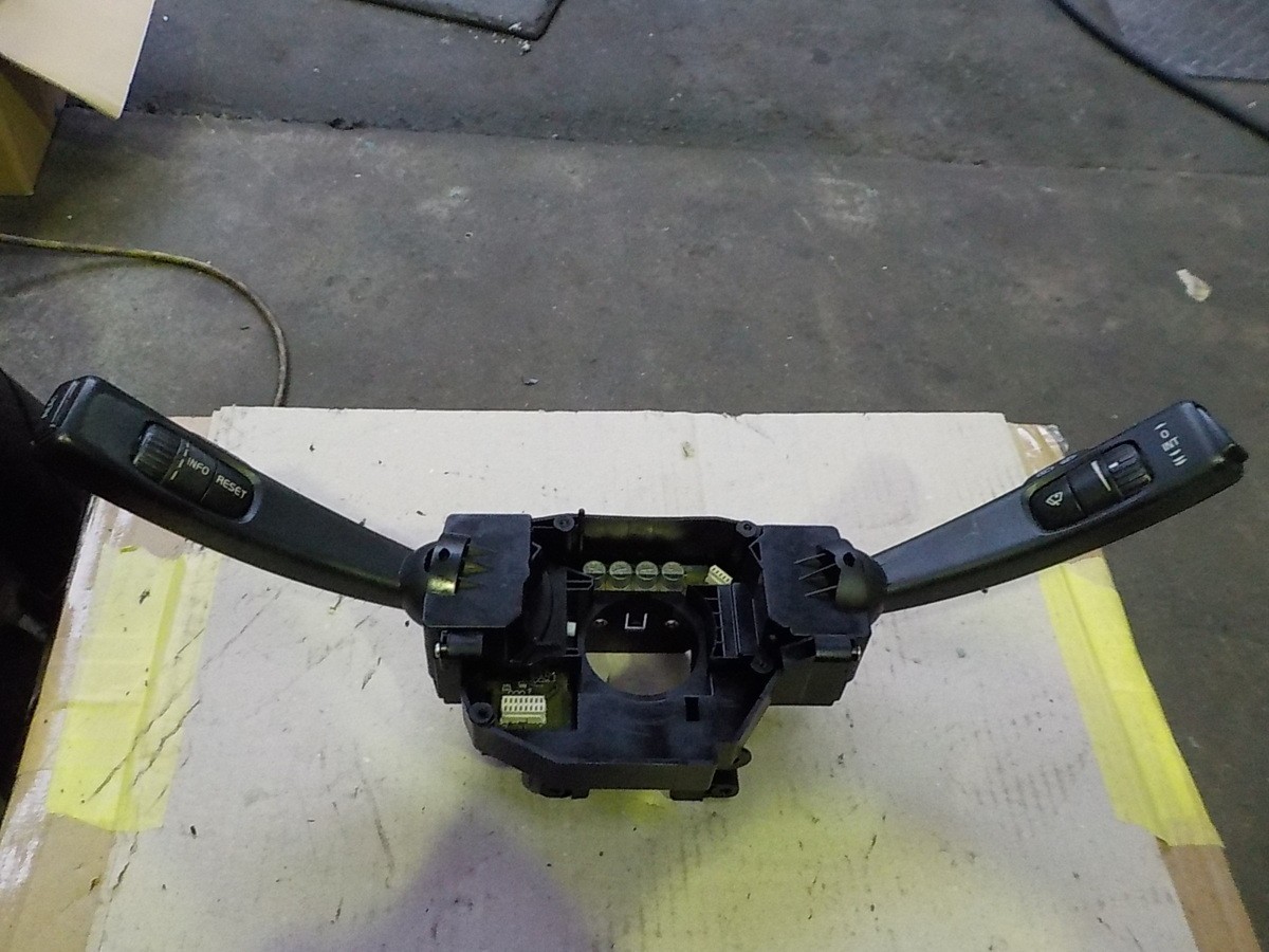 ボルボ C30 純正 MB5244 コンビネーションスイッチ拍卖