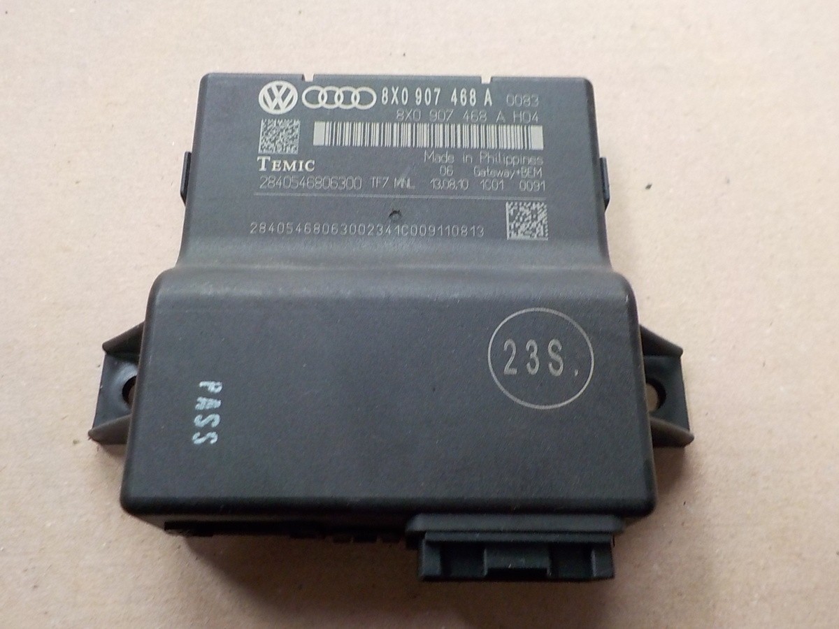 アウディ A1 純正 ゲートウェイ ユニット/コンピューター拍卖