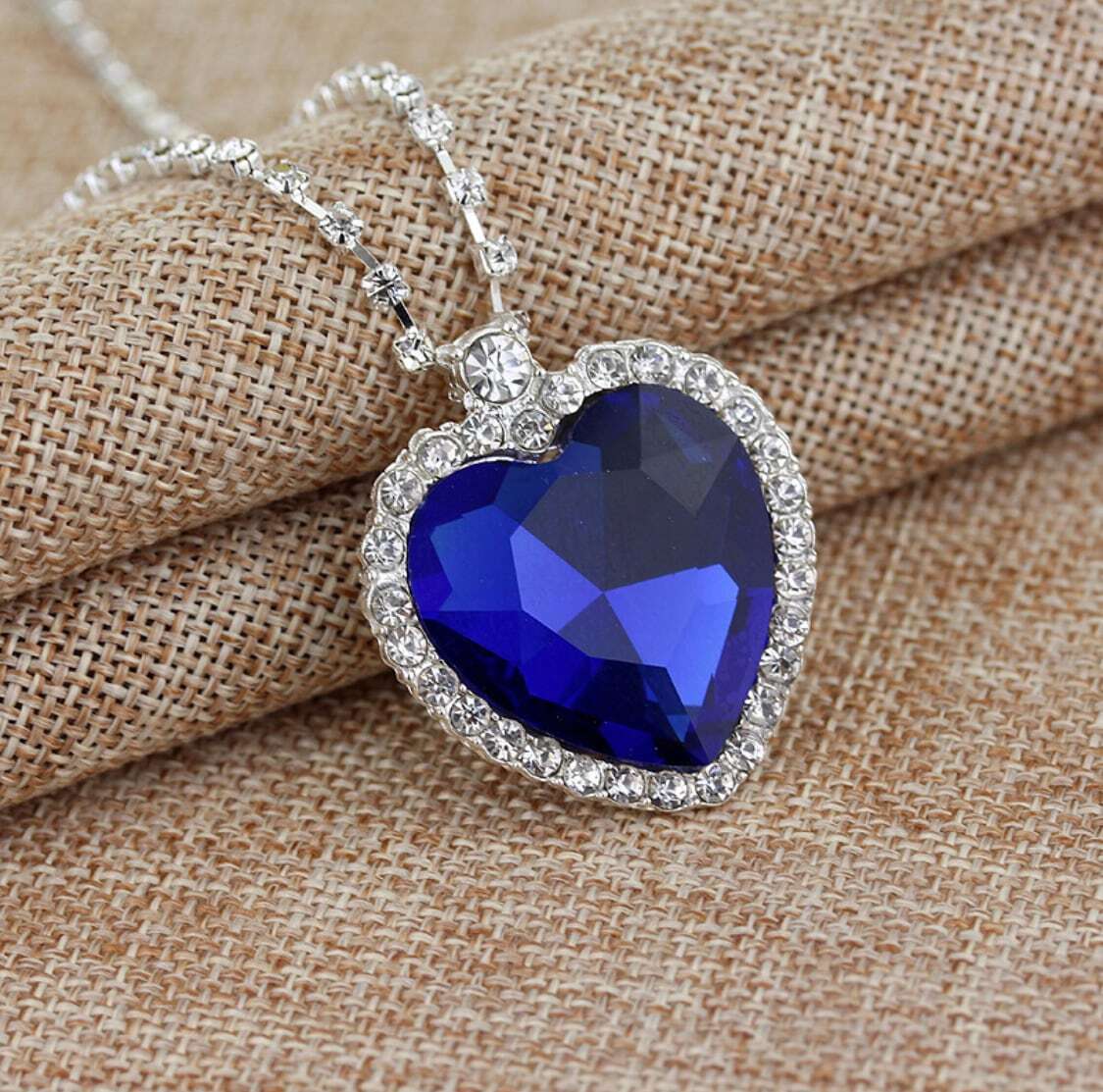 オーシャンブルーハートネックレス タイタニック拍卖