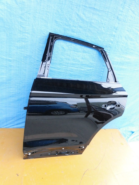 AJ517 アウディ Q5 80A リアドア 左 黒拍卖