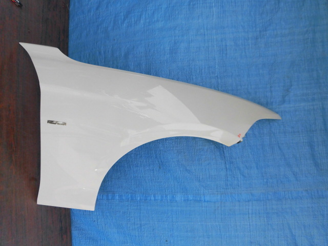 AJ450 BMW F20 1シリーズ フェンダー 右 白拍卖