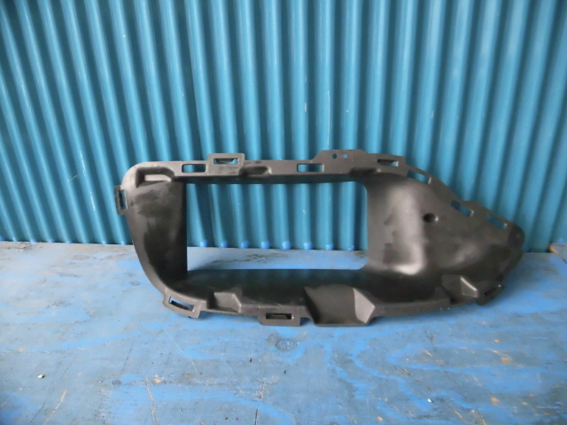 AJ550 ベンツ W205 Cクラス フロント ブラケット 左 A2058850063拍卖