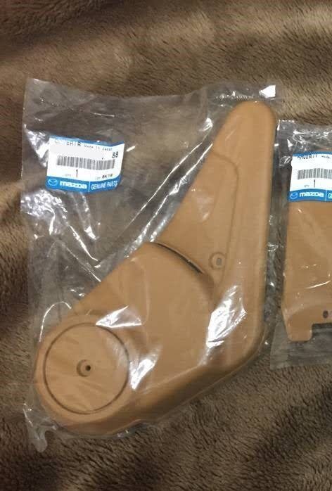 ●未使用 マツダ NA6C NA8C NB6C ロードスター 純正 シート ナックルカバー 右 MAZDA Knuckle cover RH拍卖