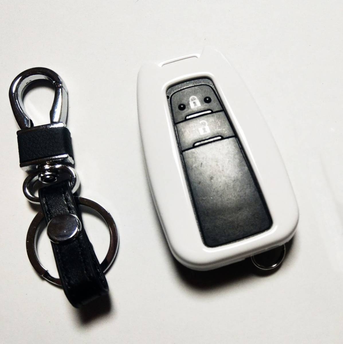 新品即決/送料無料 トヨタ キーケース キーカバー 白 カローラセダン カローラツーリング カローラスポーツ カローラクロス ミライ 86後期拍卖