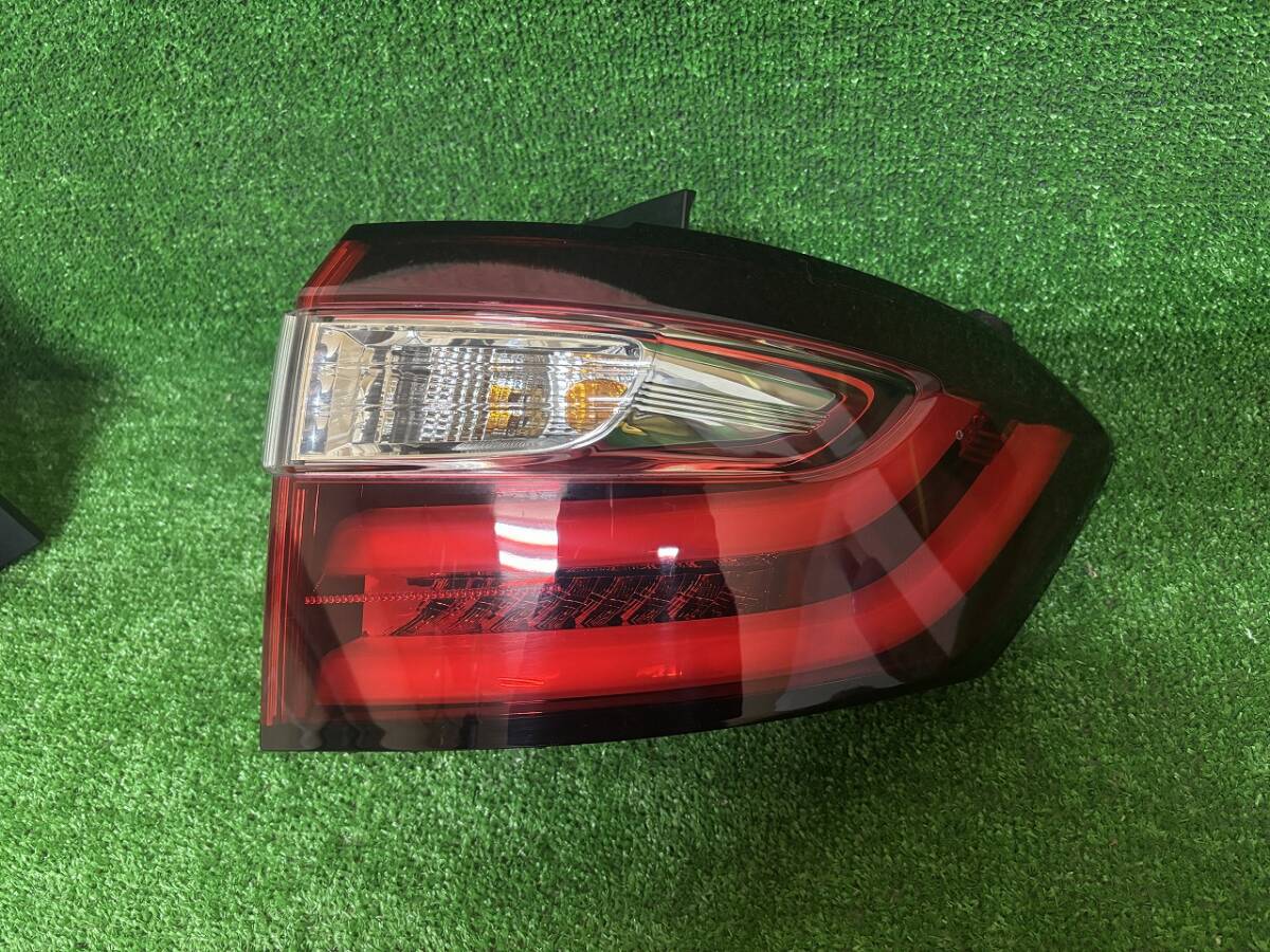 ★☆オデッセイ RC1/RC2 アブソル 純正右テールランプ AL 13C022/33500-T6A☆★拍卖