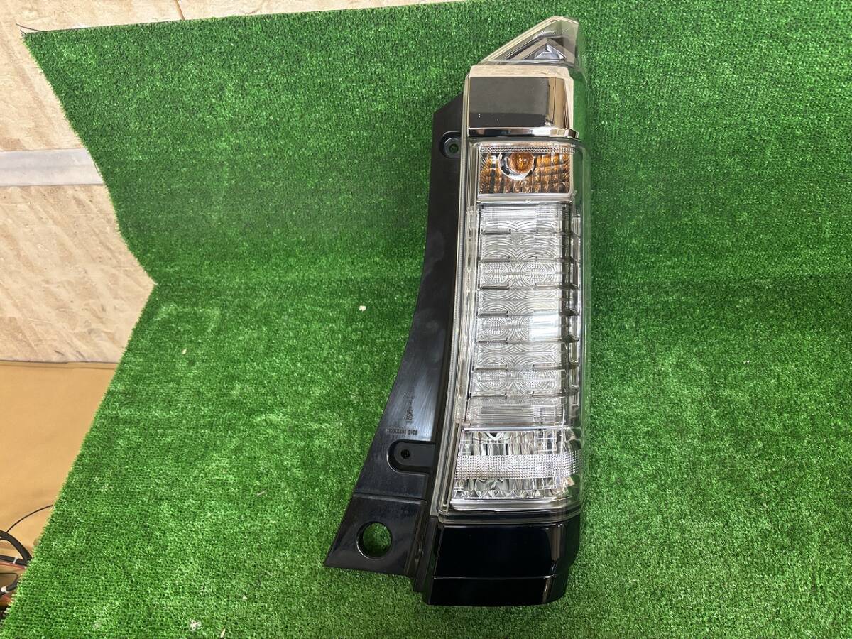 ★☆N-BOX JF1/JF2 カスタム 純正右テールランプ ICHIKOH D106☆★拍卖