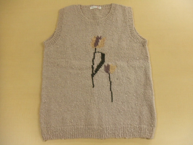 bulle de savon ビュルデサボン♪チューリップ柄ベスト ベージュ拍卖