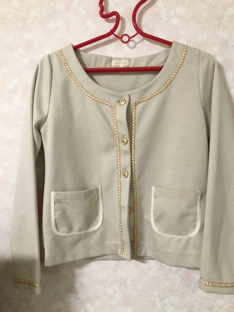 プーラフリーム ノーカラージャケット ラメ糸刺繍 おしゃれ フォーマルにも ページュ拍卖