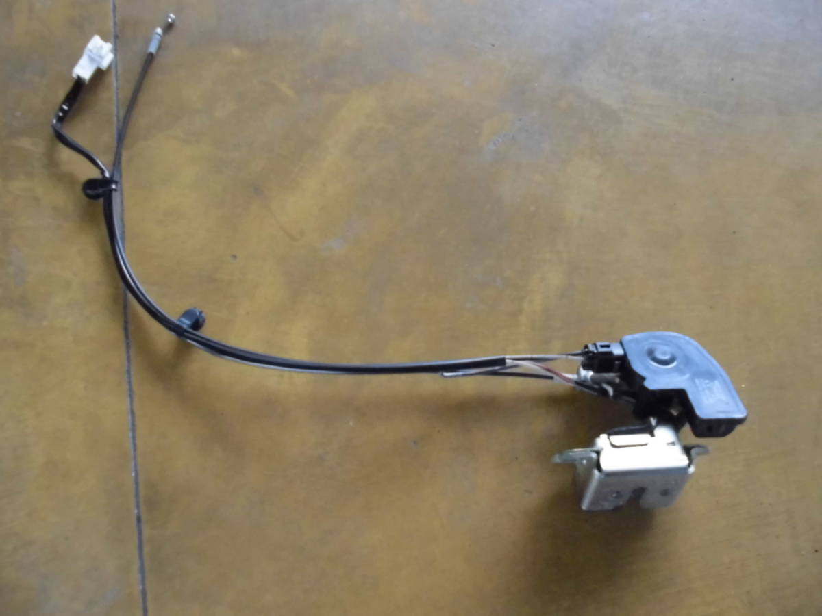 H12 bB NCP31 リアゲート バックドア ロック アクチュエーター 中古品拍卖