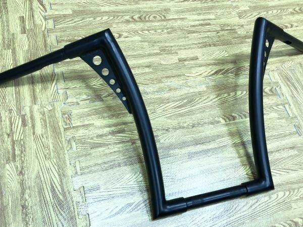 大特価! ハーレーカスタム用 ハンドルバー 14インチ 1インチ ブラック ボバースタイル スポーツスター ダイナ ボブ ソフテイル 136拍卖