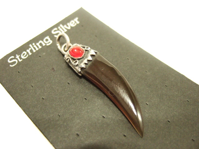 横浜最新 SILVER925銀ペンダント 牙ブラウン ♪ アンティーク風 2.4g 送料220円ξgtξ ξ46as拍卖