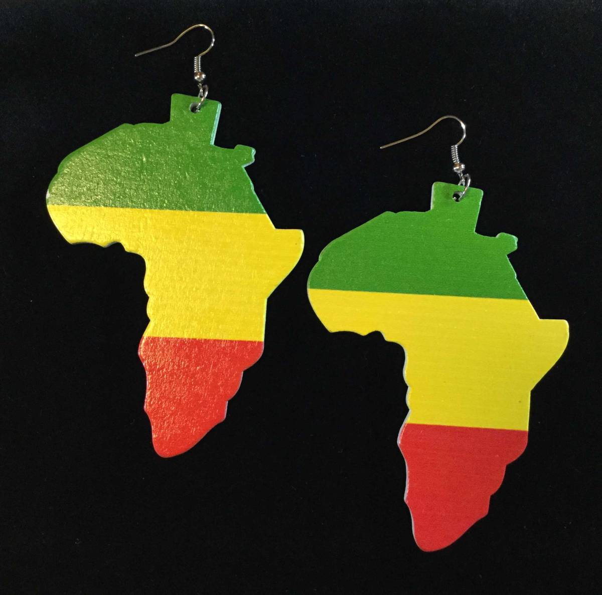 【 ジャマイカ直輸入 】 【 ピアス 】 ラスタカラー アフリカンシェイプ ジャマイカ雑貨 レゲエ雑貨 アクセサリー 拍卖