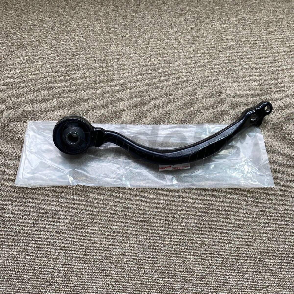 【未使用】トヨタ純正 JZS161 アリスト フロントサスペンション ロアアーム NO.2 テンションロッド 左★ FR lower arm NO.2 LH拍卖