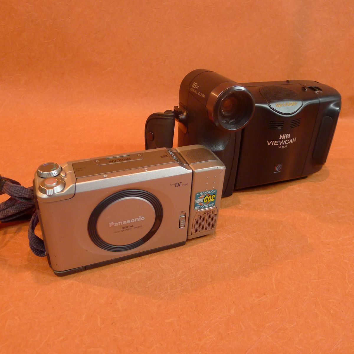 d◆203 ビデオカメラ2点①Panasonic デジタルビデオカメラ NV-DE3 動作未確認②SHARP 8mmビデオカメラVIEWCAM VL-HL15 動作未確認 /80拍卖