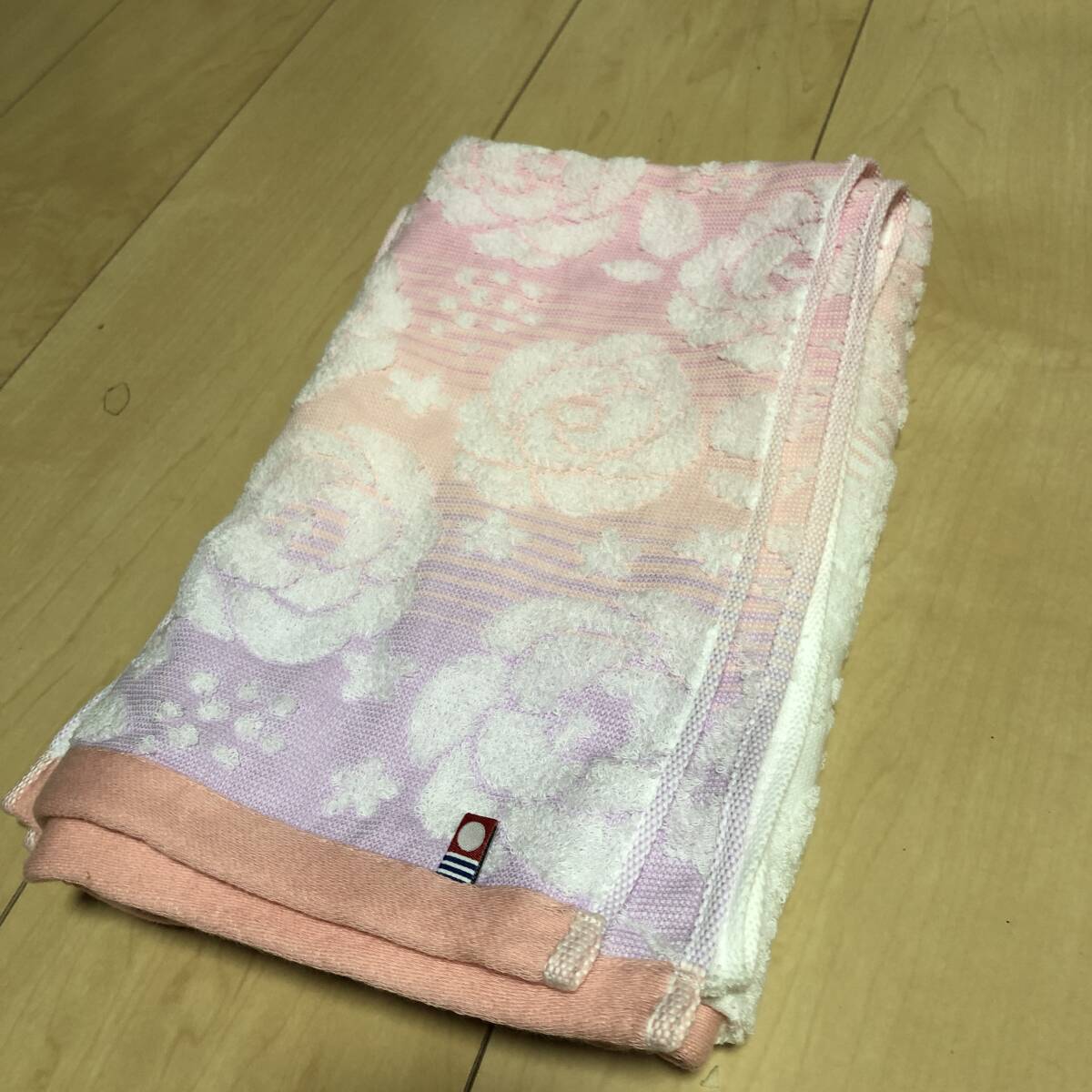 新品 送料無料 今治タオル バスタオル 約60×120cm ふわ ふわ 薄手で使いやすい きれいな柄 ピンク1枚拍卖