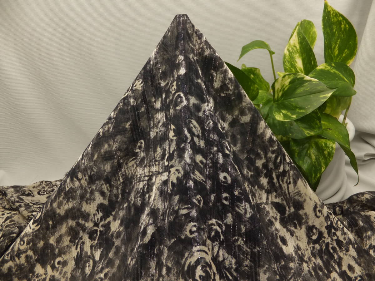 掘り出し品!!イタリー製!高級ブランド オリジナル!なかなか手に入らない!糸細上質ポリ100%!メタッリック入シフォン楊柳!153cm巾×2m拍卖