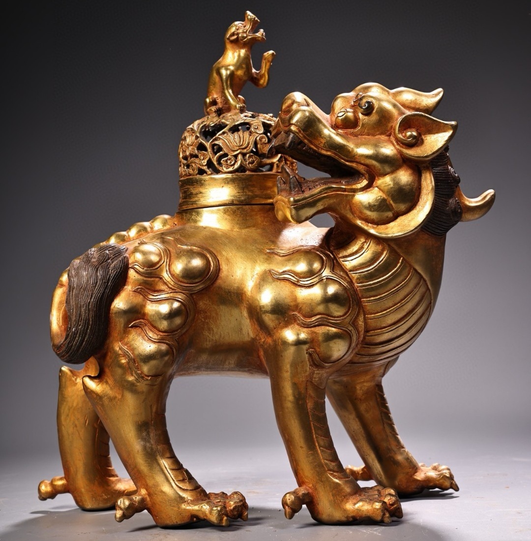 旧蔵 清 塗金獨角獸 熏香炉 高浮彫 鏨刻工藝 香道具 銅製品 銅器 極細工 中国古玩 骨董品 古美味 205-10拍卖