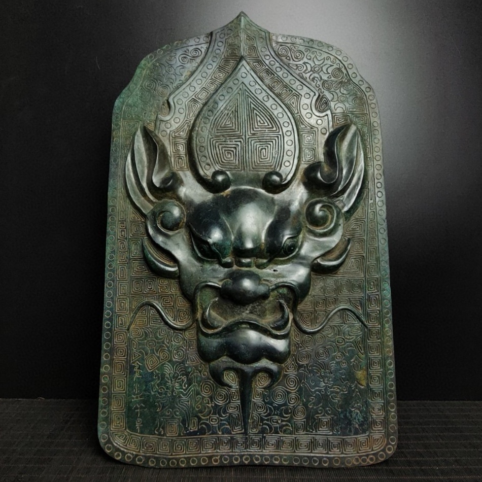旧蔵 戦国時期 青銅 獸面盾牌 銅製品 青銅器 極細工 中国古玩 骨董品 古美味 205-19拍卖