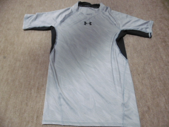 ★アンダーアーマ★半袖インナーウエア ブラック&グレー サイズ:不明拍卖