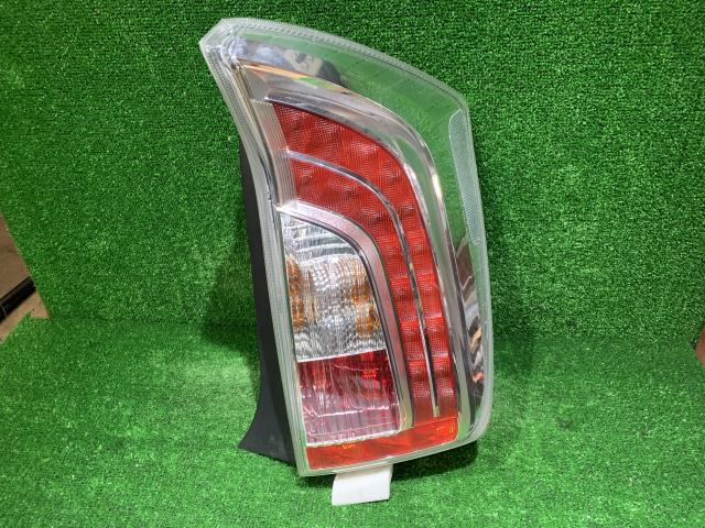 プリウス DAA-ZVW30 右テールランプ 81550-47180拍卖