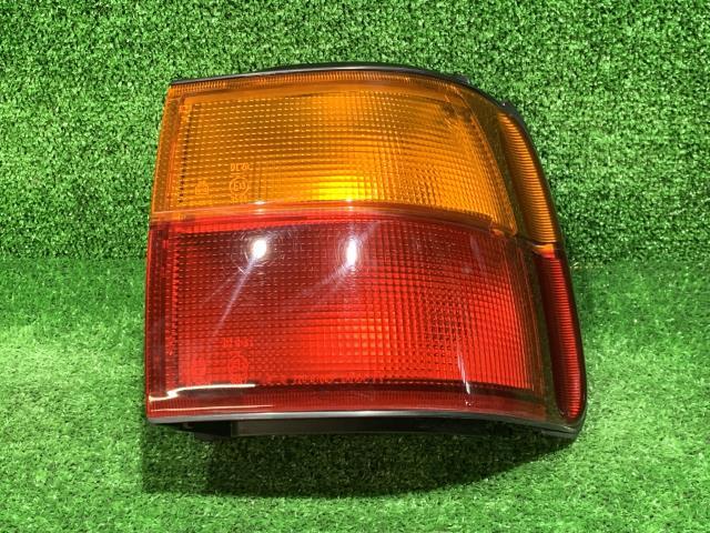 デリカスペースギア GF-PD6W 右テールランプ MR162670拍卖