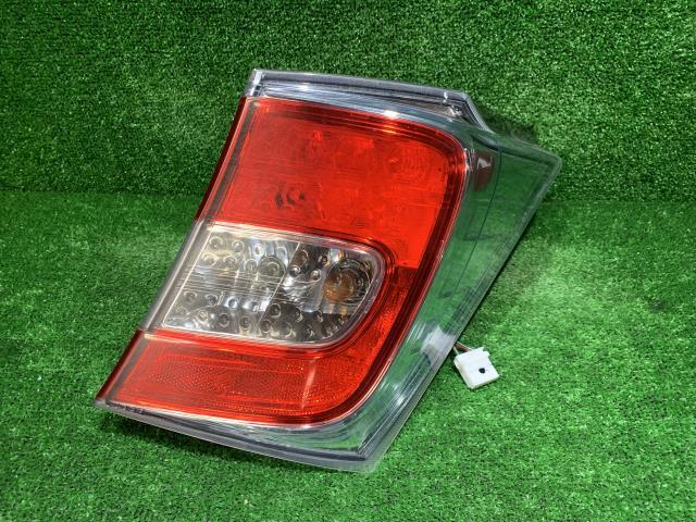 フリードスパイク DAA-GP3 右テールランプ 33501-SYY-N71拍卖