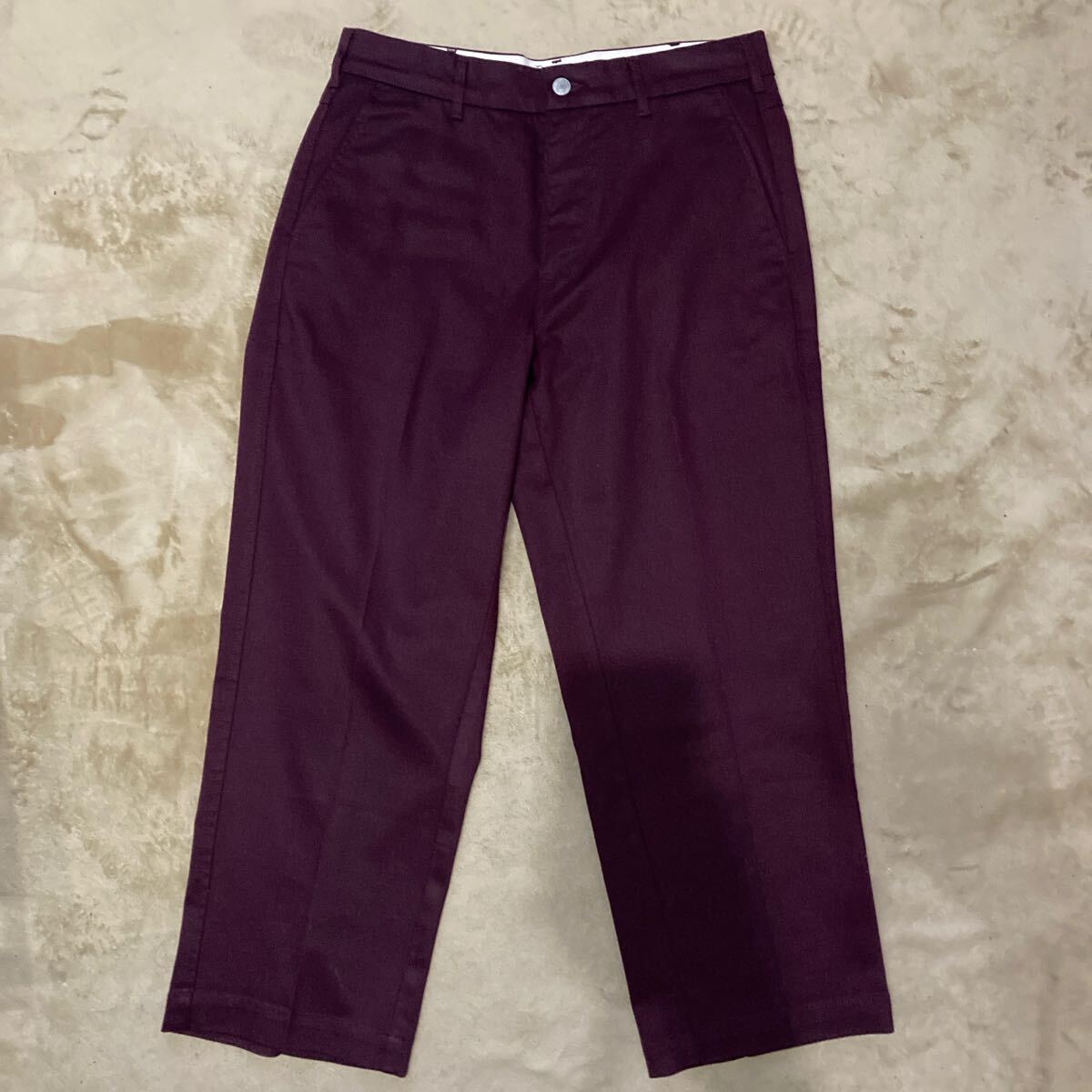 LEVIS リーバイス チノパン ストレートフィット エンジ色 W30拍卖