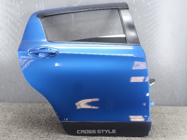 8555 トヨタ ヴィッツ NSP130 リアドア右 リヤドア右 8T7 (G3-2)拍卖