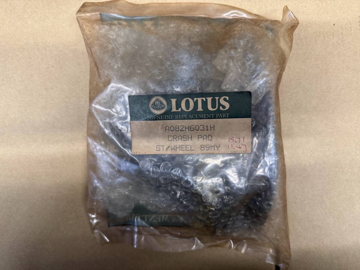 【未使用/デッドストック】LOTUS/ロータス 純正 ステアリングホイール クラッシュパッド ESPRIT 1988 M.Y. onwards 7-2拍卖