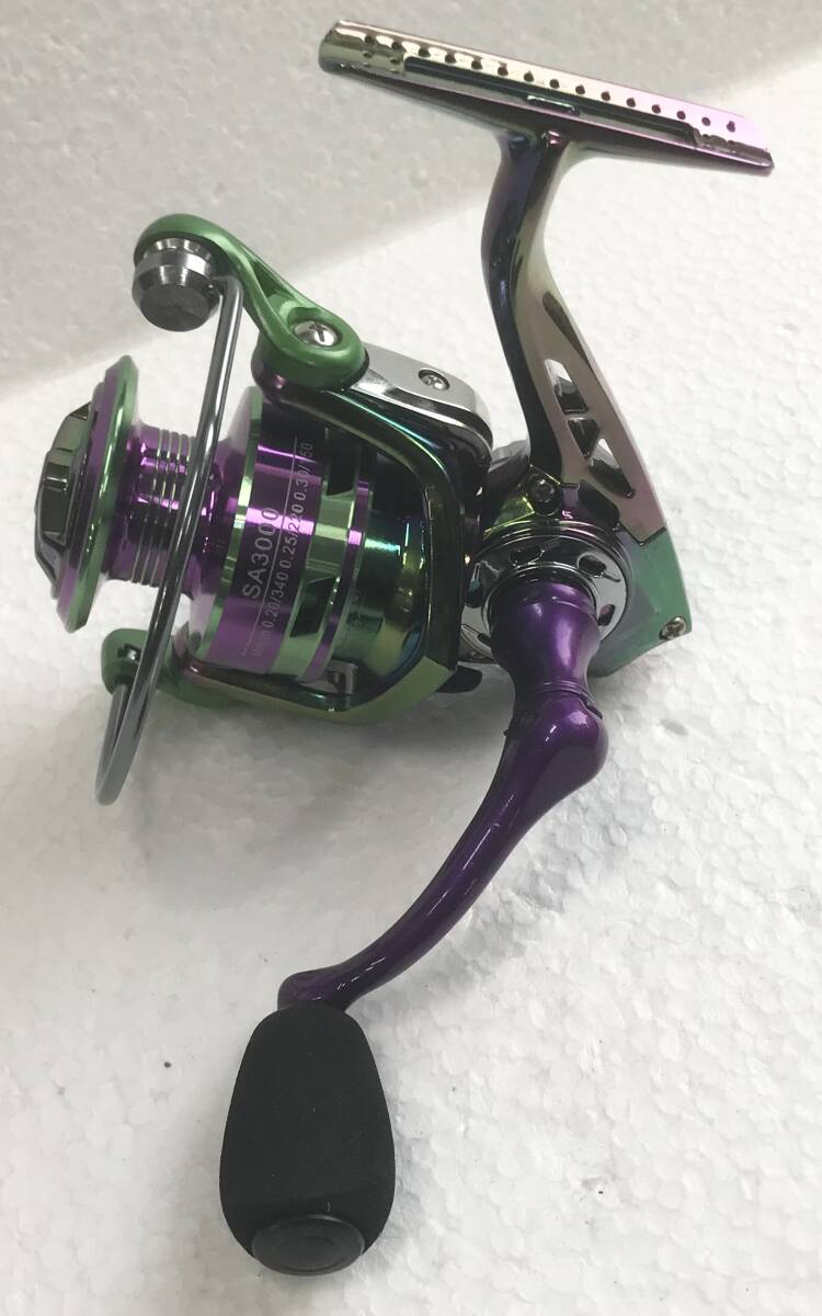 SAMOLAスピニングリールSA3000☆送料無料☆新品未使用☆スペシャルカラークロームレインボー☆左右ハンドル変更可能☆アルミスプール☆拍卖