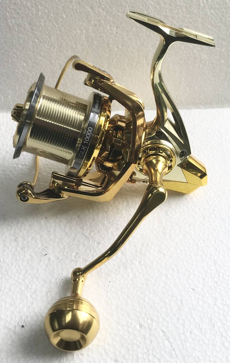 BILLINGSスピニングリールGLK-10000☆クロームゴールド☆送料無料 新品未使用☆610g☆左右ハンドル変更可☆ロータリーグリップ☆質感良し☆拍卖