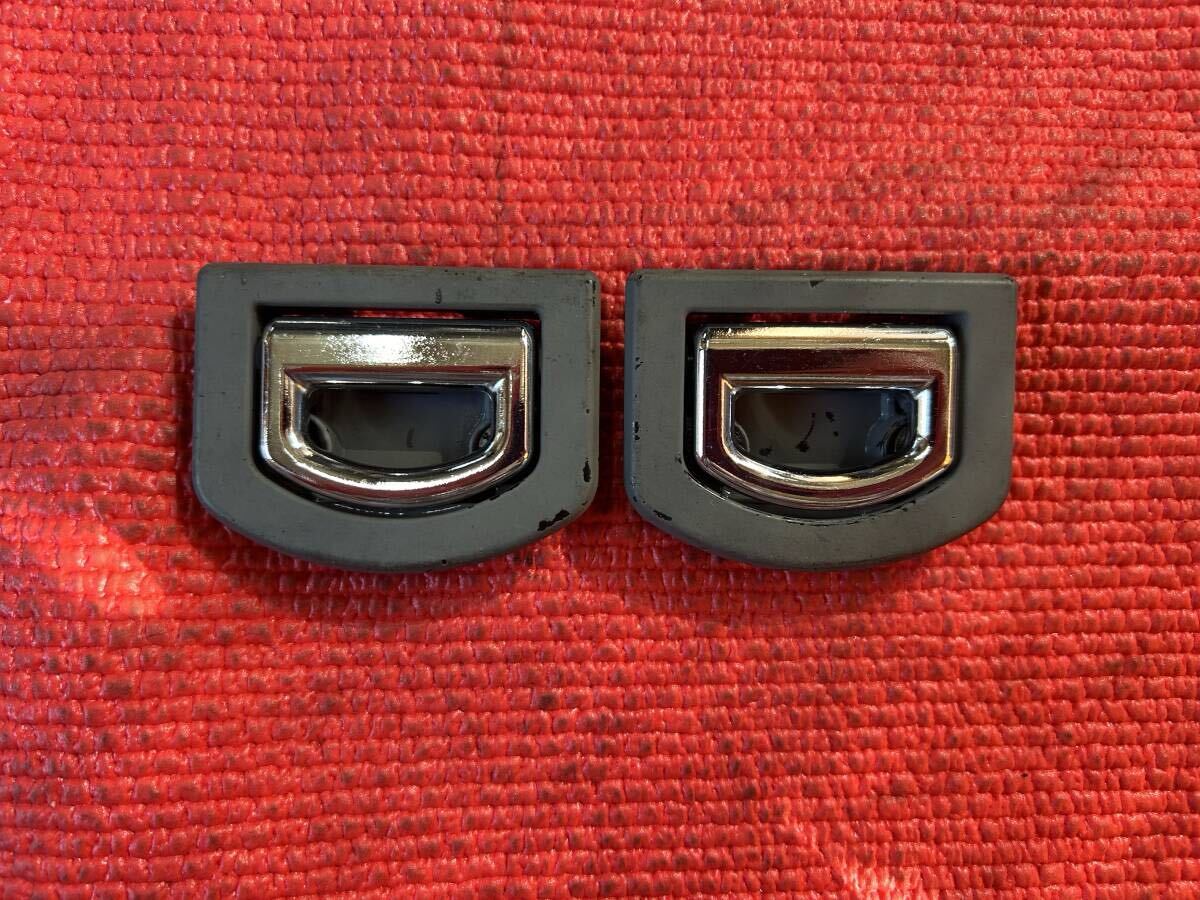 アウディ TT 8N トランクネットストラップ フック 2個 1J0864203 中古拍卖