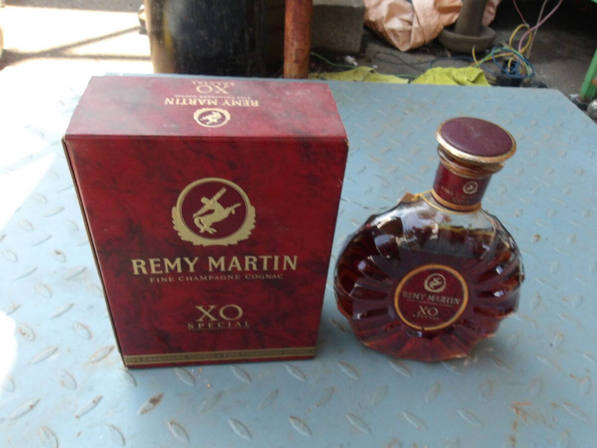 【4044】レミーマルタン XO SPECIAL REMY MARTIN コルク部分劣化による破損あり 箱付き コニャック 長期保管品 当時物 アンティーク拍卖