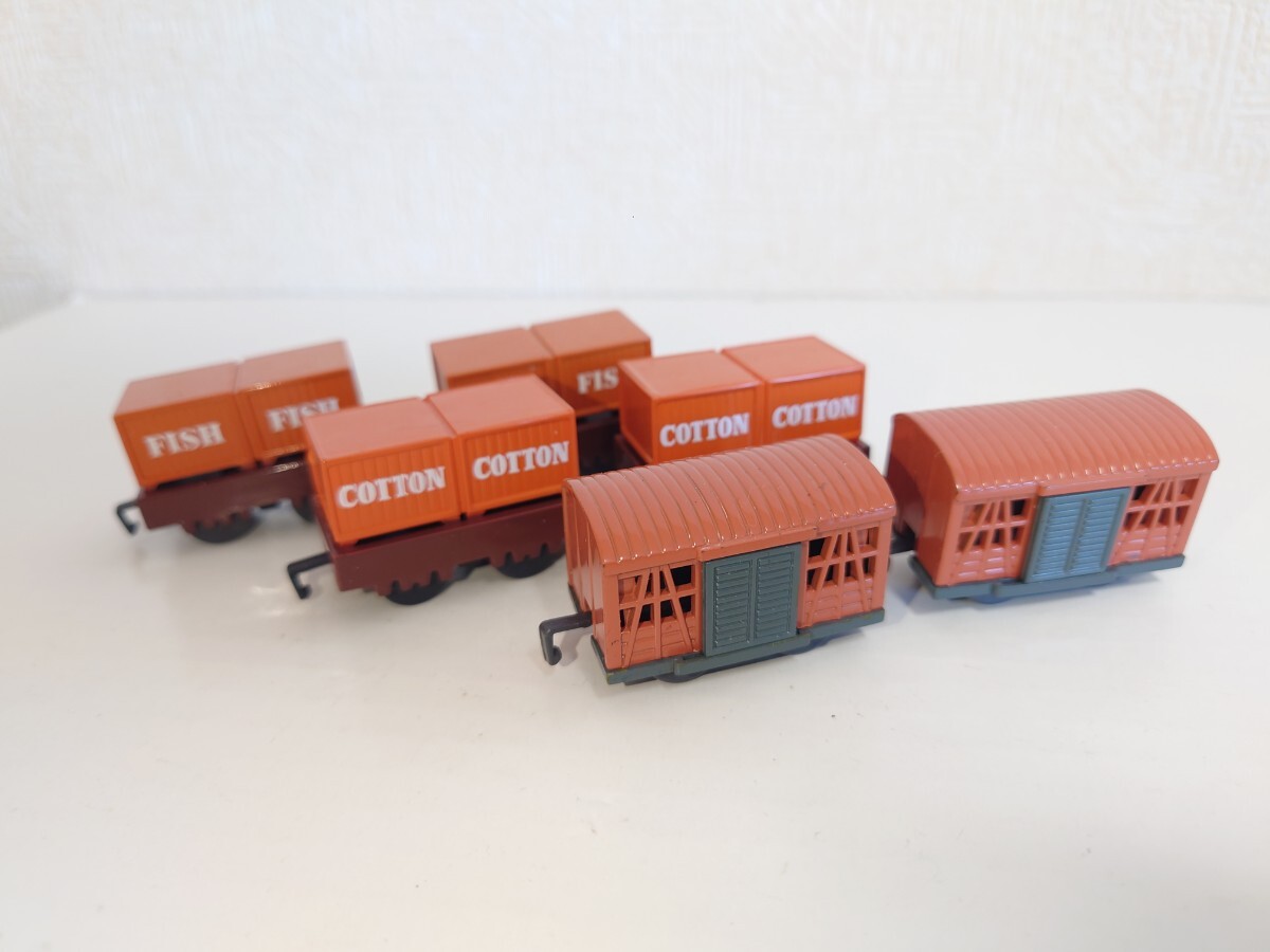 カプセルプラレール トーマスシリーズ コンテナ貨車 扉付き貨車 茶色 中古品拍卖
