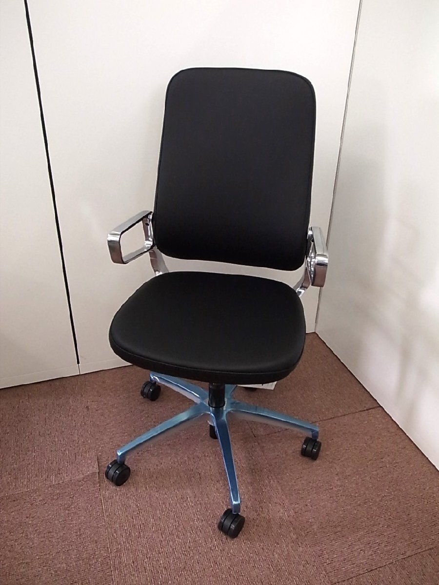 《送料無料》イトーキ レヴィチェア 展示品 2024年製 KG-515LM-Z9T1 ハイバック 皮革張り 拍卖