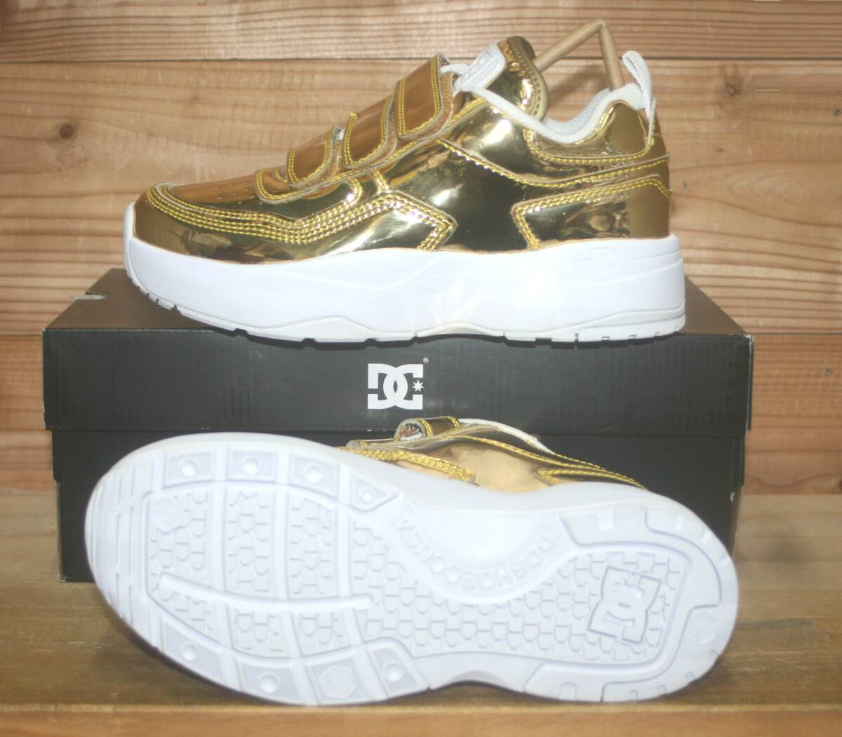 送料無料/新品★ 人気色のメタリック&ベルクロ DC SHOES E.TRIBEKA PLATFORM V LE (ディーシーシュー) 拍卖