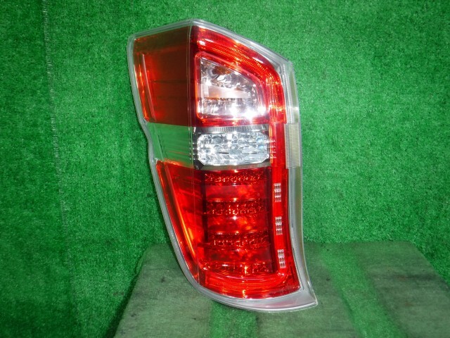 ステップワゴン DBA-RK1 左テールランプ R20A 33550-SZW-J11拍卖