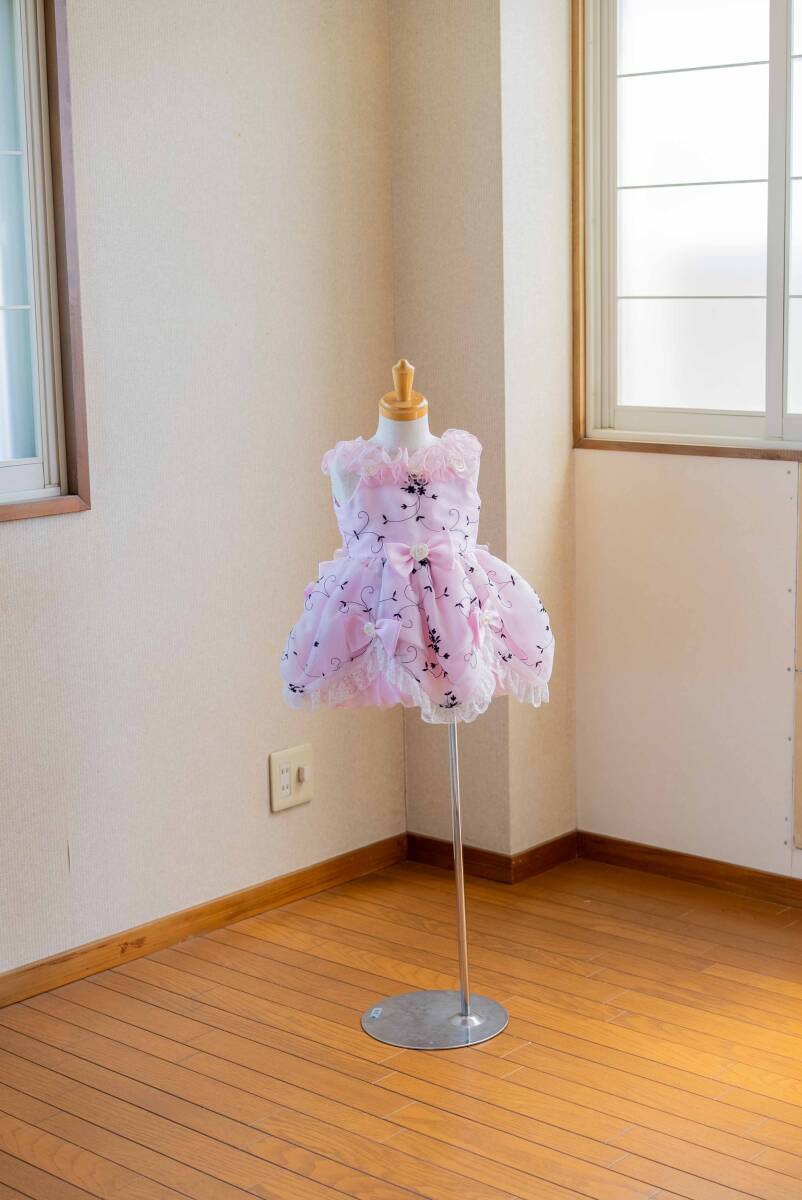 ●● 美品 80cm キッズドレス 子供 カラードレス ベビードレス 発表会 結婚式 フォーマル ピンク 白 花柄 リボン拍卖