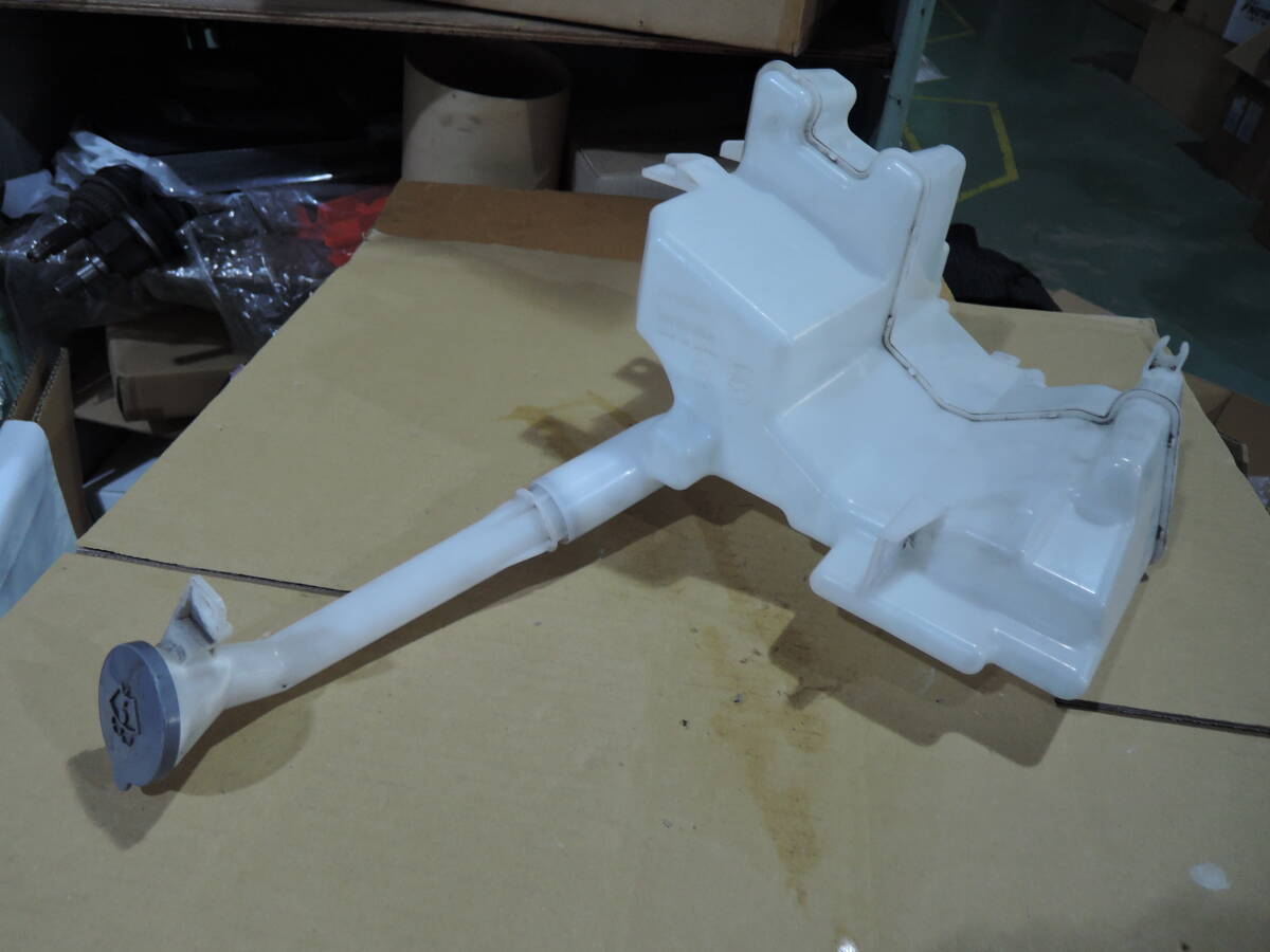 HY51 フーガ ハイブリッド VIP 純正 ウォッシャータンク ウインドウ ポンプ 2224624拍卖