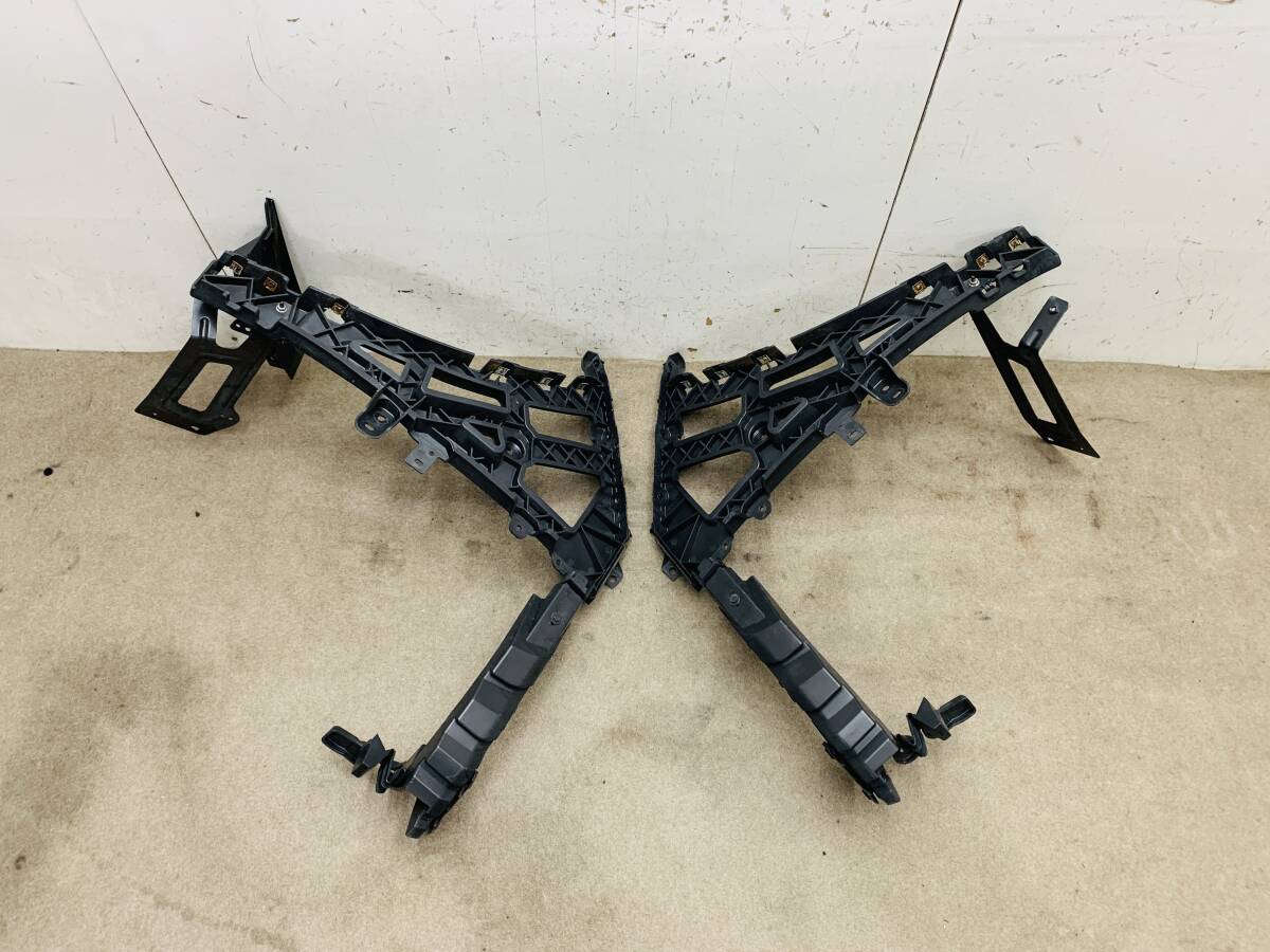 ジャガー F-PACE (DC2NA) DC3VA 純正 DC系 F-PACE Fペース リアバンパー リテーナー ブラケット リア 左右 HK83-17B930 HK83-17B931拍卖