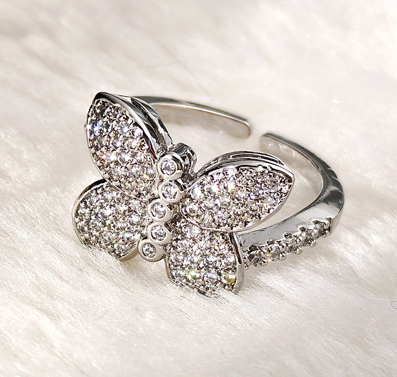 N2505170◆Bigstone◆【ちょうのデザイン】キラキラ輝く*ファッション印象*豪華なリング*9~12号 フリー拍卖