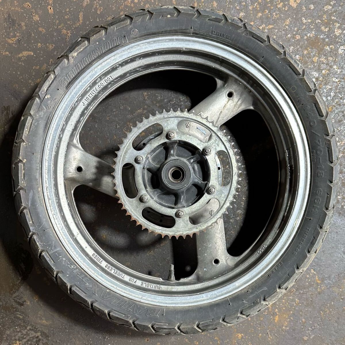 1WG YAMAHA/ヤマハ FZR400R 純正 リアホイール J18×MT4.00 スプロケット ブレーキディスク FZR/400/R拍卖