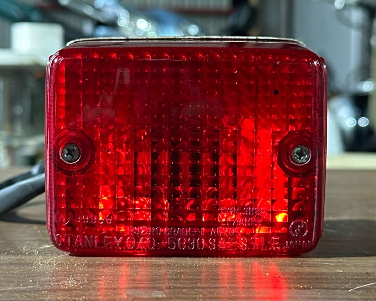 51Y YAMAHA/ヤマハ SRX250 純正 テールランプ STANLEY040-5630 テールレンズ拍卖
