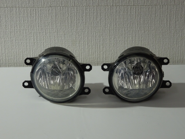 AN-25-05102 ● TOYOTA トヨタ 純正 フォグランプ 左右セット A044633 81210-0W050 81220-0W040 プリウス ヴォクシー 等拍卖