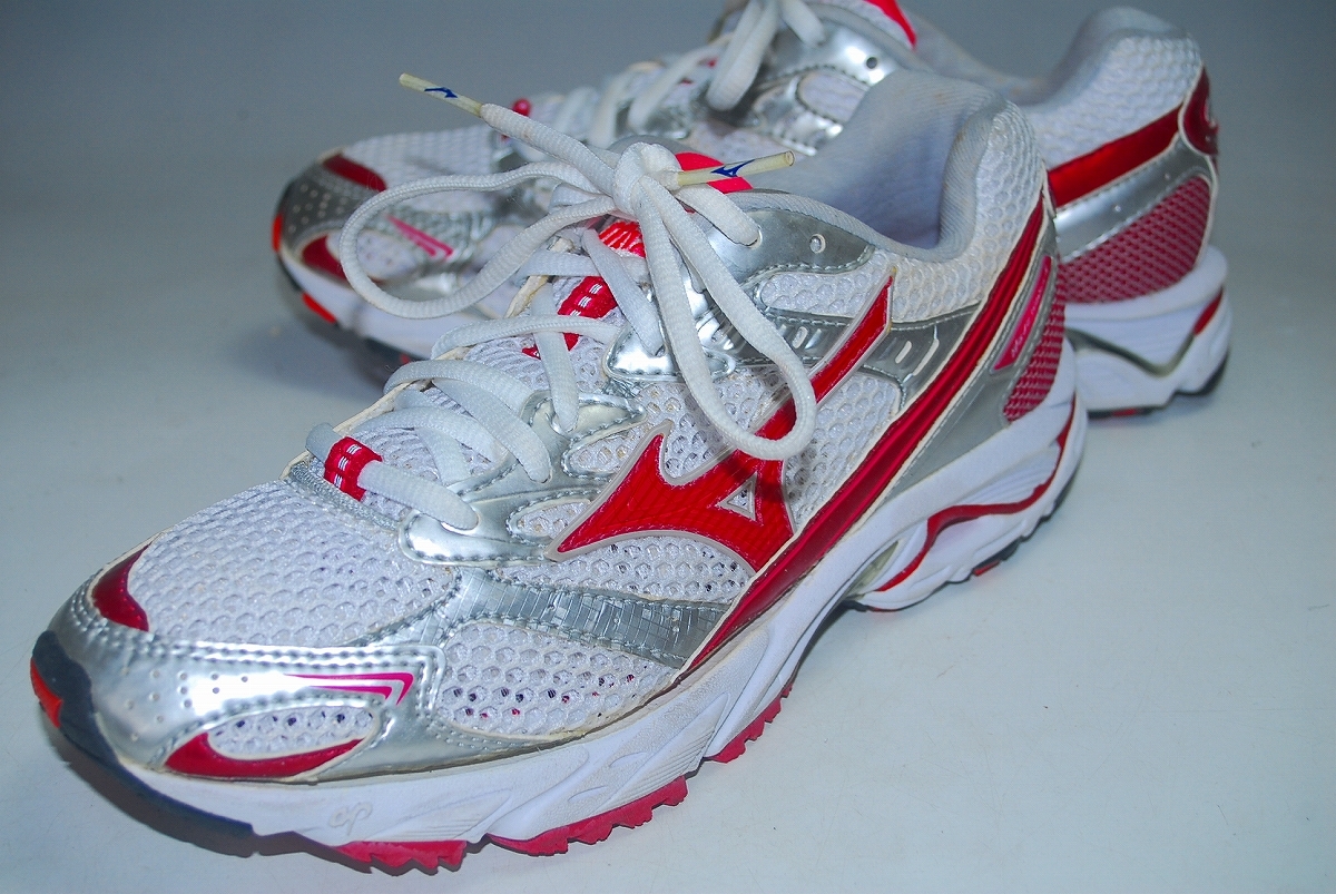 ATX1842/完全売り切り!最終価格!早い者勝ち!ミズノ◆MIZUNO/白/ホワイト/US6/22.5㎝/ロー/存在感抜群!王道最強/スニーカー!拍卖