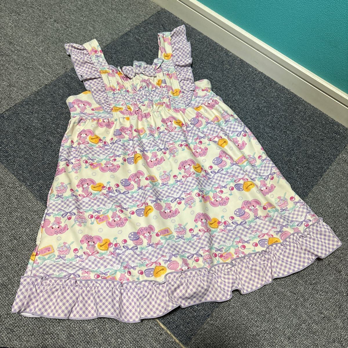 130サイズ*サンリオSanrioぼんぼんりぼんマイメロ マカロン柄水着ワンピース型水着キッズ水着 リボン フリル拍卖