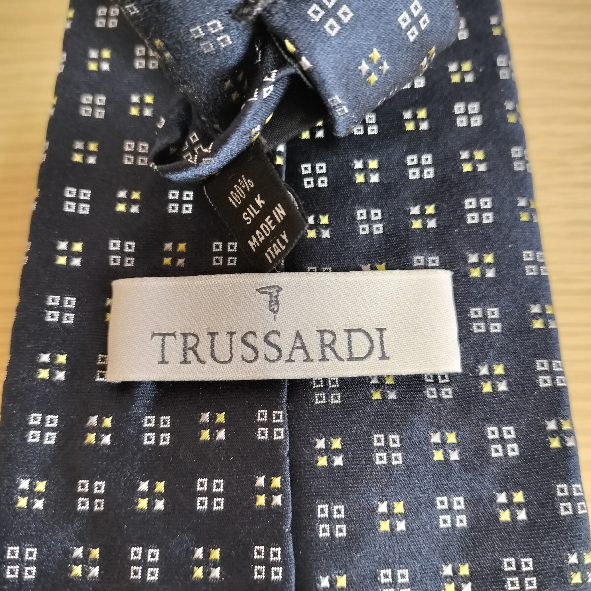 TRUSSARDI(トラサルディ)ダーク紺色星ミクロスクエアドットネクタイ拍卖