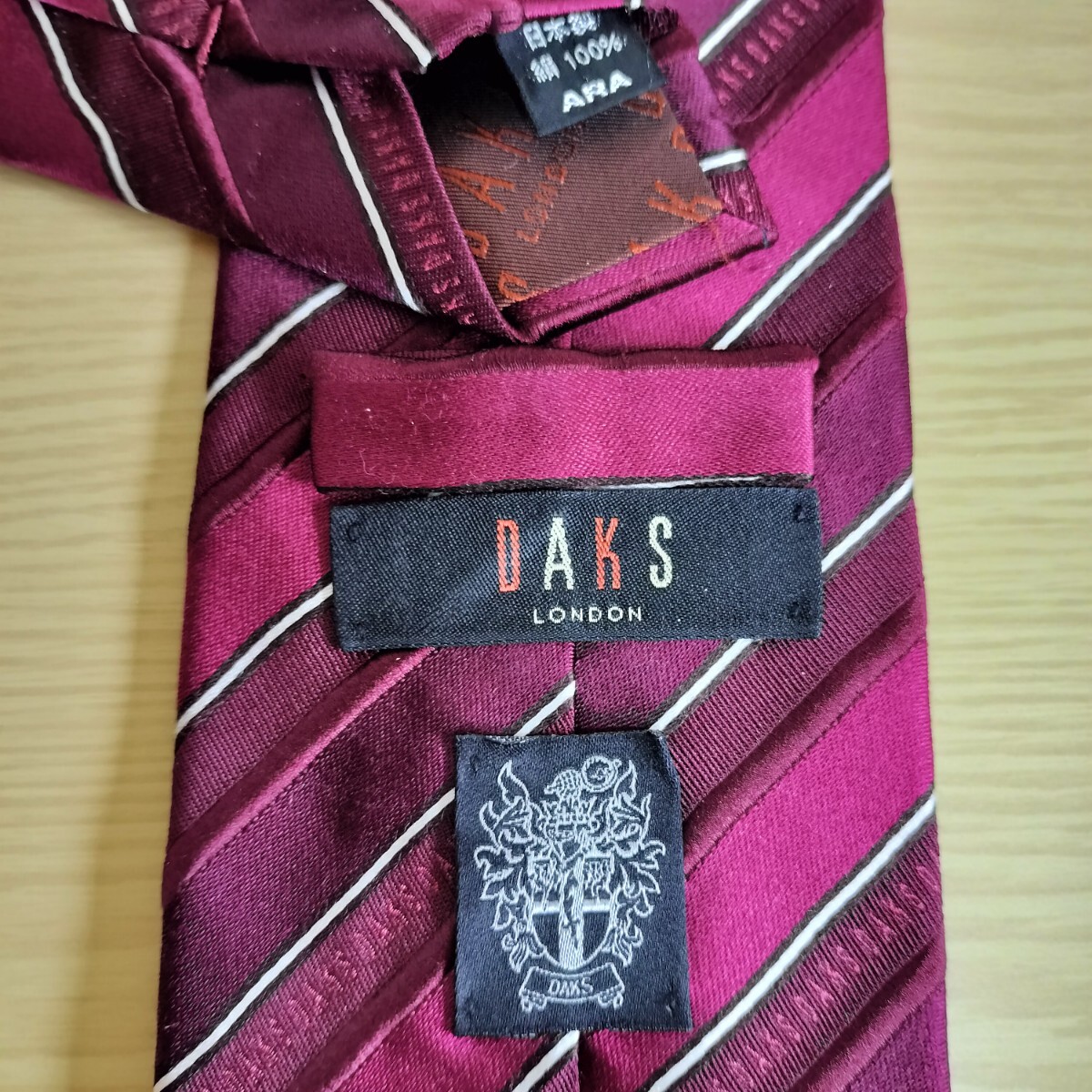 DAKS(ダックス)マルチボルドーブランド名ストライプネクタイ拍卖